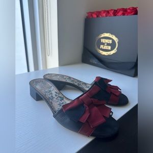 GUCCI leather sandals with the bow. Size IT 38 1/2.
